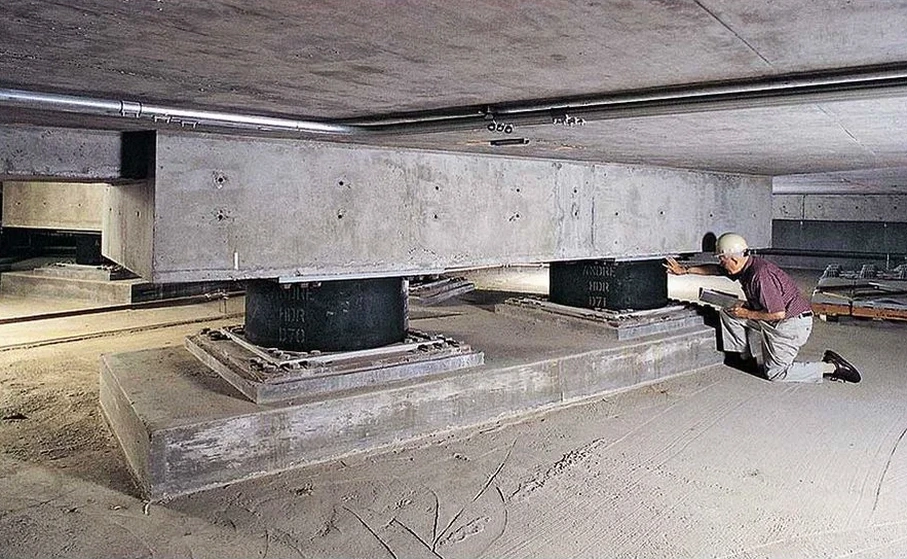 Base Isolation Seismic Design in Houston: Engineered for Gulf Coast Conditions